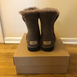 ugg classic cuff short size 8